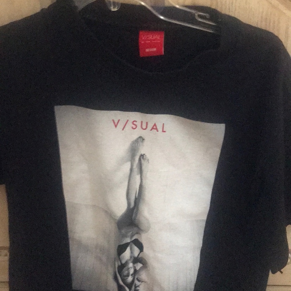 Men’s tee - Picture 3 of 3